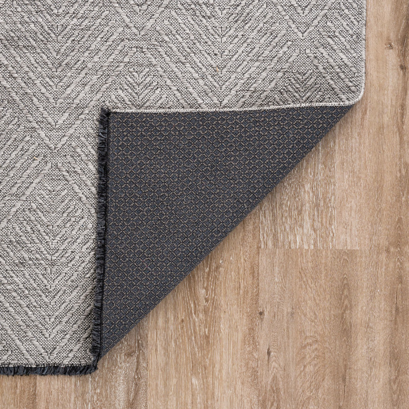 Tapis gris clair lavable à la machine Breneisha, Rectangle 2 pi x 3 pi