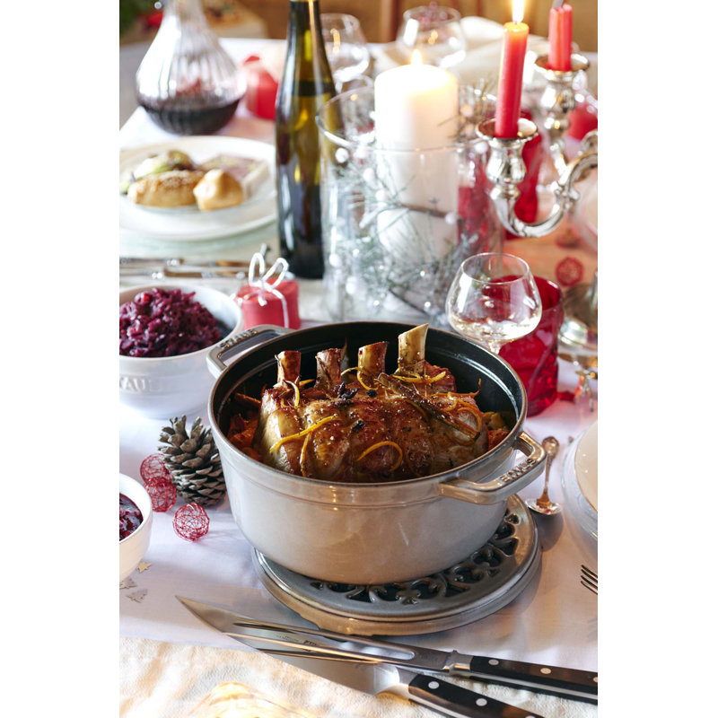 La Cocotte Cast Iron Round Cocotte, Graphite Gray, 7 quarts