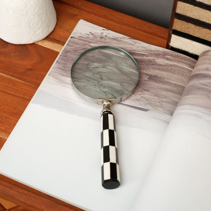 Classic Checkered Handle Magnifying Glass in Steel & Resin - Black 
