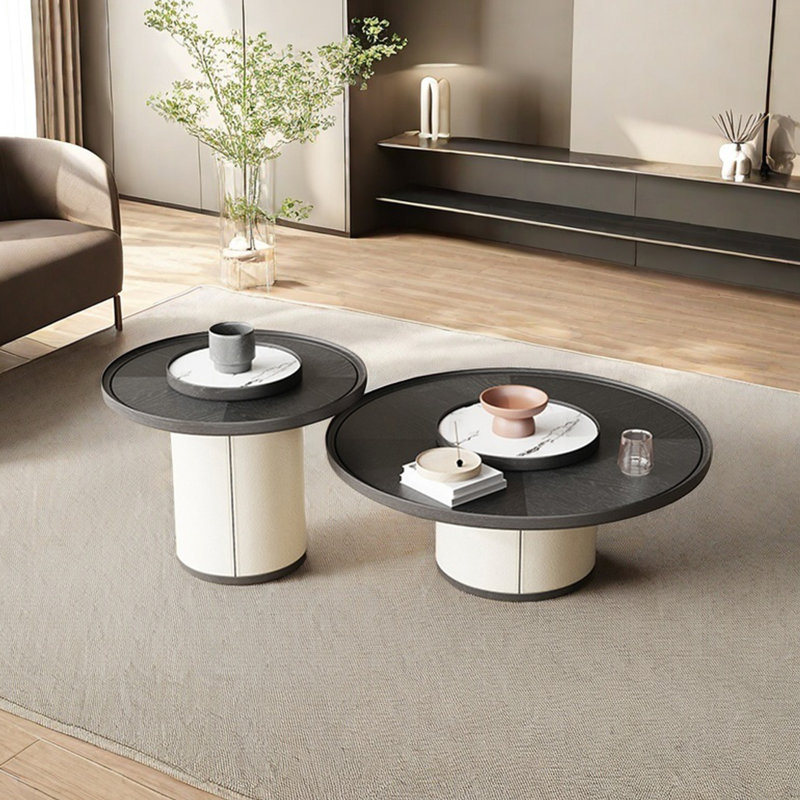 Table basse simple et moderne avec salon