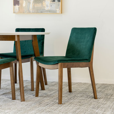 Ensemble repas pour 4 personnes Ailston