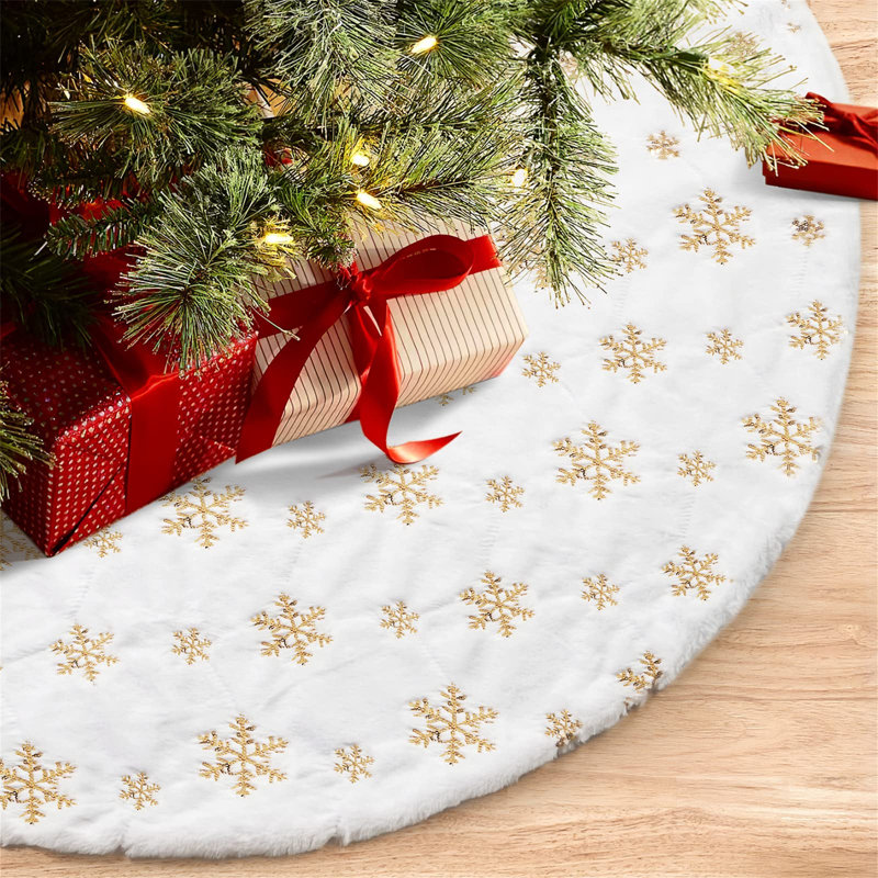 Annetto Faux Fur Tree Skirt