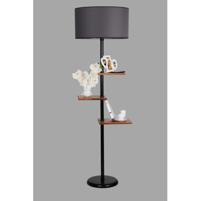 Lampe sur pied scandinave avec corps en métal et capuchon en tissu, hauteur de 64,2 po | Comprend 3 tablettes en bois (11,8 x 9,1 po, 10,2 x 7,5 po, 9,8 x 6,3 po) | Interrupteur marche / arrêt, peinture électrostatique séchée au four, design noir et gris élégant