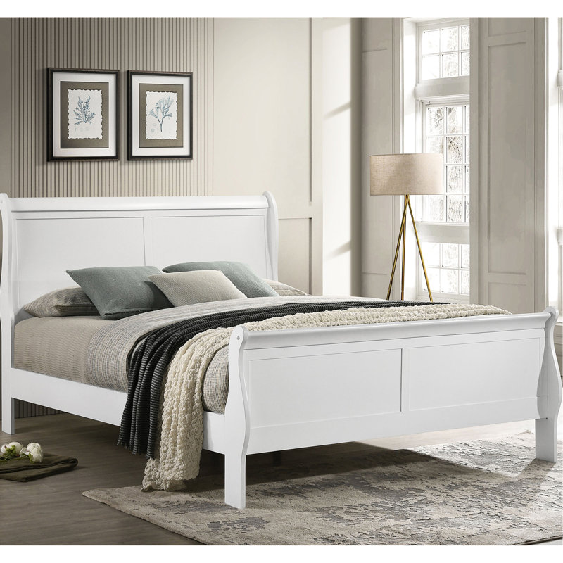 Grand lit à panneaux blanc avec tête et pieds de lit évasés Airy