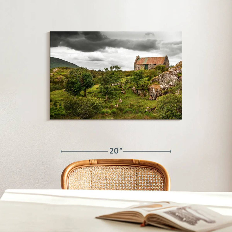 Alvord Irish Village Cabin, H 16 po x l 24 po