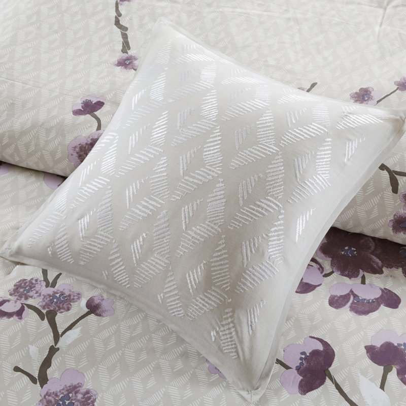 305665959-8CDE Comforter