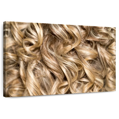 Sholleworth - cheveux bouclés dorés