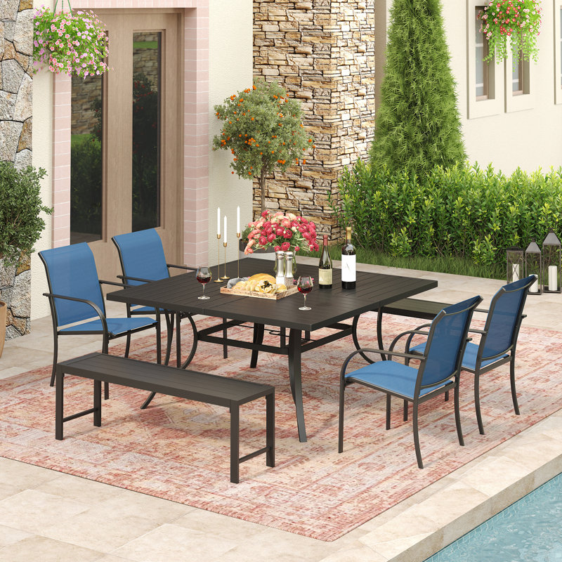 Ensemble de patio 7 pièces comprenant une table carrée de 59 po, 4 chaises empilables et 2 bancs, Noir / Bleu