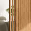 Paravent pivotant en lattes de bois de 106,5 po x 4,5 po, cloison de séparation ajustable pour salon, bureau et espaces ouverts-2101267847