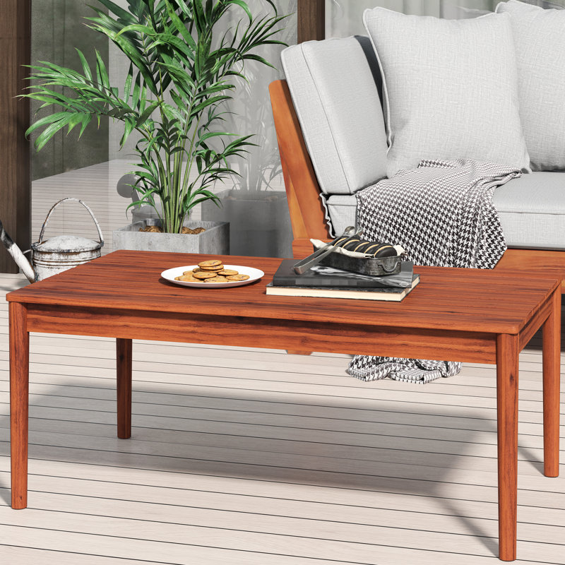 Table basse d'extérieur épurée en bois rustique, couleurs variées, largeur 90 cm, profondeur 51,3 cm, hauteur 37,8 cm. Dimensions : L, P, H.
