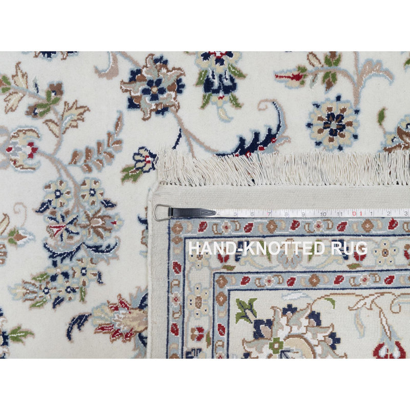 Tapis oriental blanc en coton 8 pi 10 po x 12 pi 4 po Nain avec motif de fleurs centrales, 250 KPSI