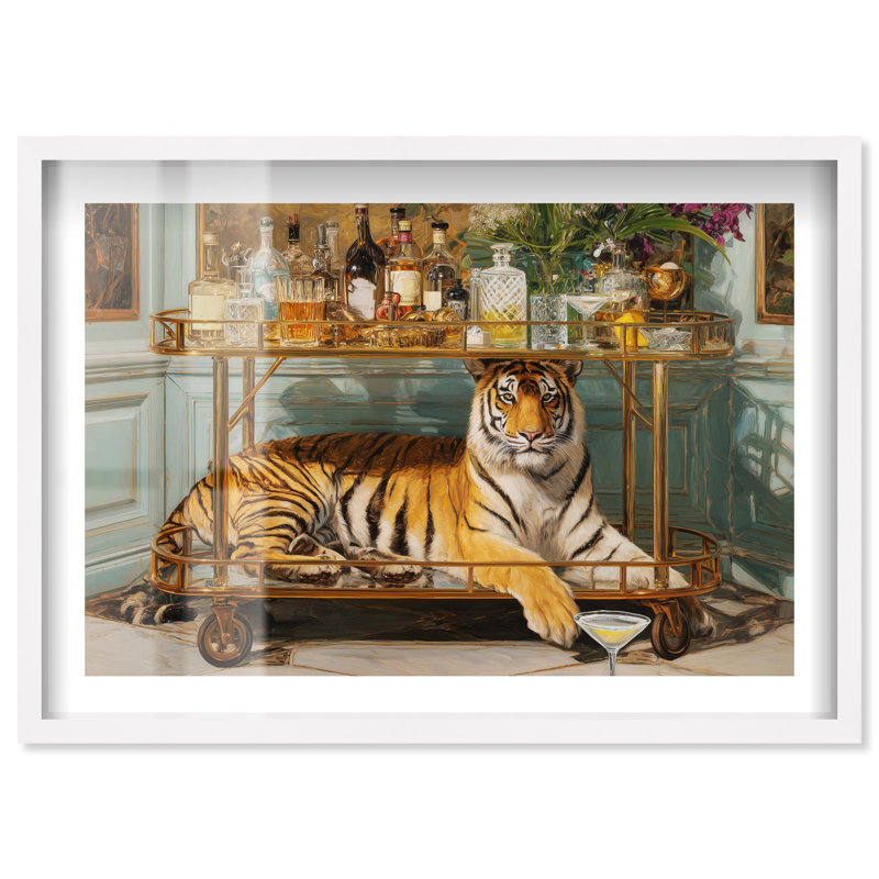 «Tiger at the Bar Cart Shadowbox», art mural rétro par Notoriart, cadre blanc, 30 x 20, H 21 po x l 31 po