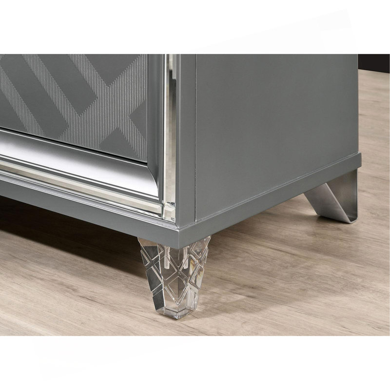 Stylish 2-Drawer Nightstand With Elegant Mirror Trim, Perfect For Adding Glamour And Storage To Your Bedroom.