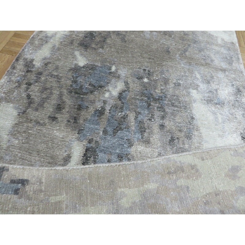 Tapis de couloir gris noué à la main de conception unique 2 pi 7 po x 10 pi 1 po Avaline