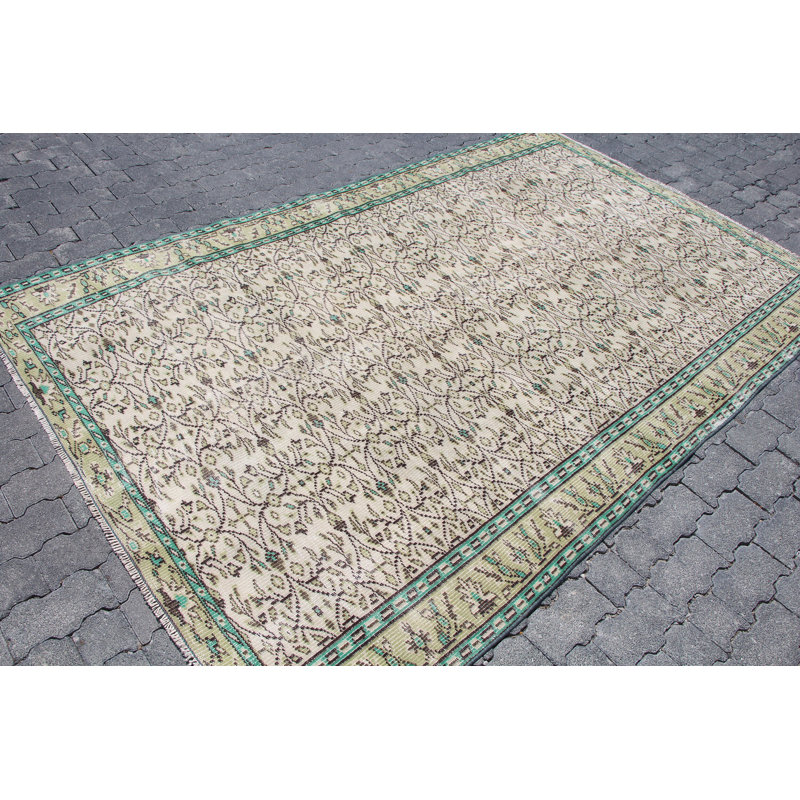 Tapis en laine beige antique de l'Anatolie antique - idéal pour les espaces de salle à manger avec esthétique rétro