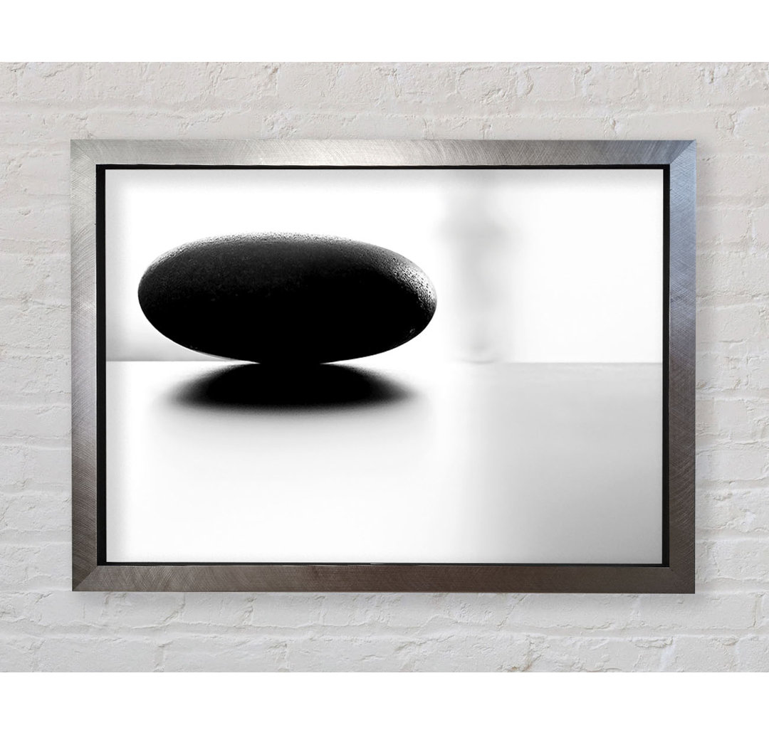 Gerahmtes Wandbild The Balance Of A Black Stone