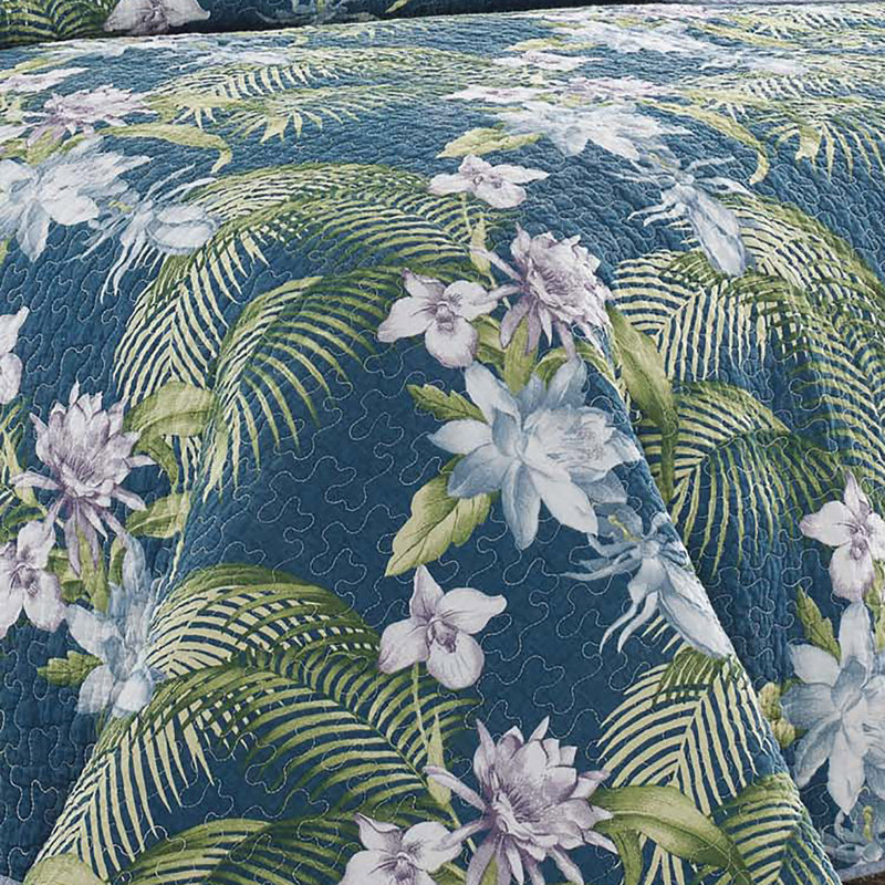 Coastal Breeze King-Size Reversible Cotton Quilt Set in Blue