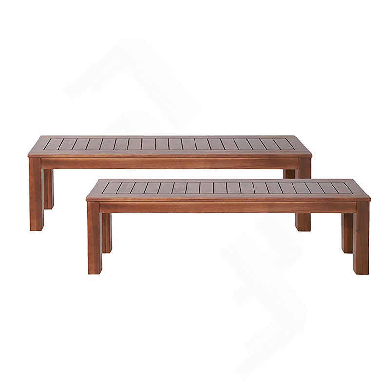 Table d'extérieur et deux bancs