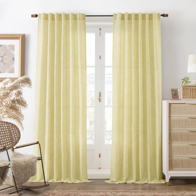 Paire de rideaux semi-transparents avec passe-tringle Janie, L 52 po x L 96 po, Jaune