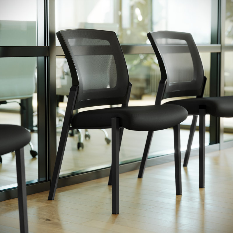 Chaises d'appoint empilables commerciales avec cadres en acier