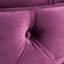 Velours fuchsia élégant avec une palette de couleurs subtiles pour une chambre glamour