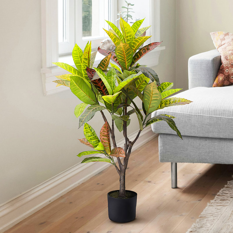 Croton artificiel en pot, H 37 po x l 32 po x P 28 po