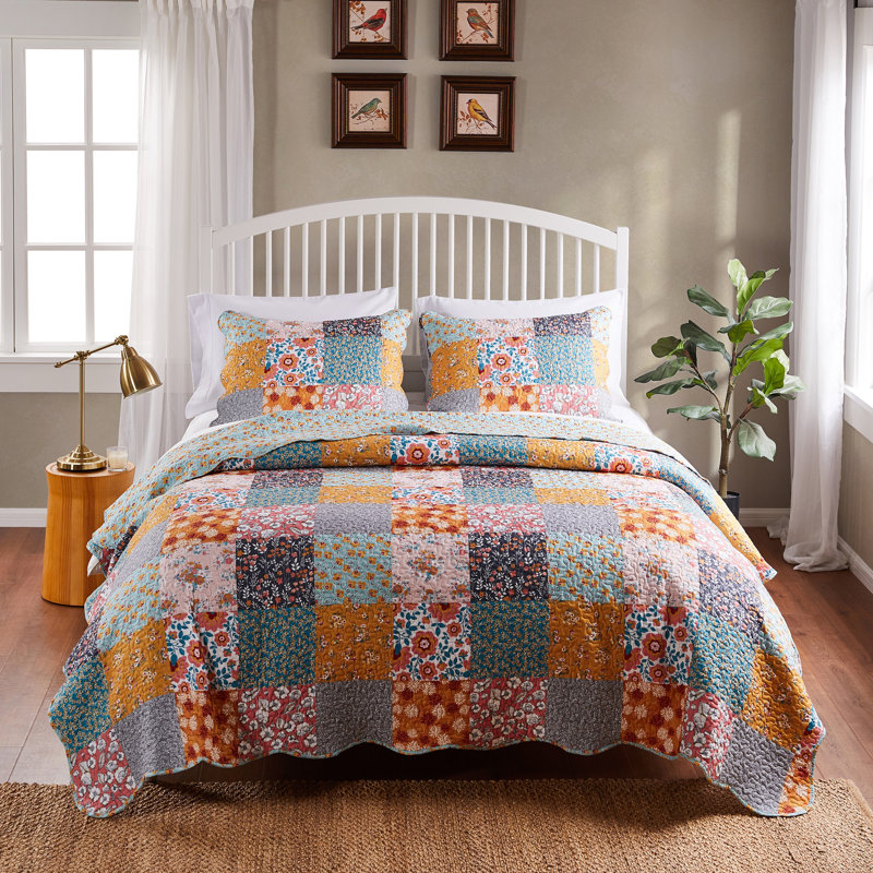 Carlie Twin Cotton Reversible Patchwork Quilt Set