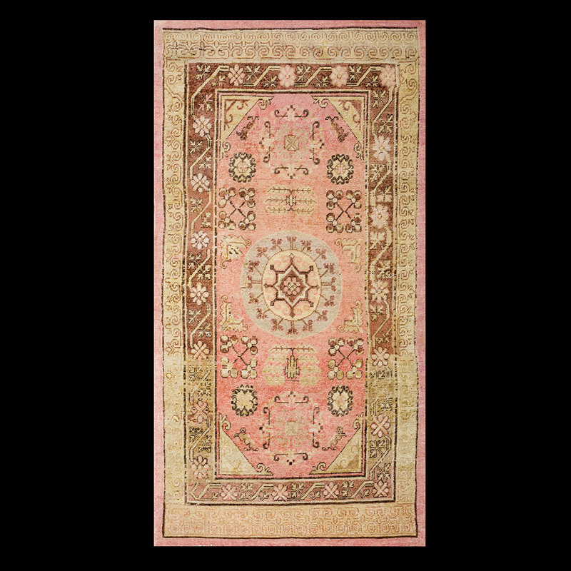 Tapis Khotan unique en son genre