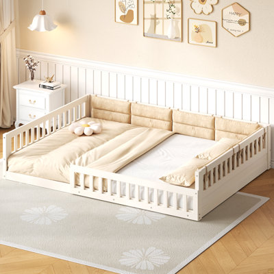 Lit plateforme tapissier en bois pleine grandeur avec garde-corps et coussin