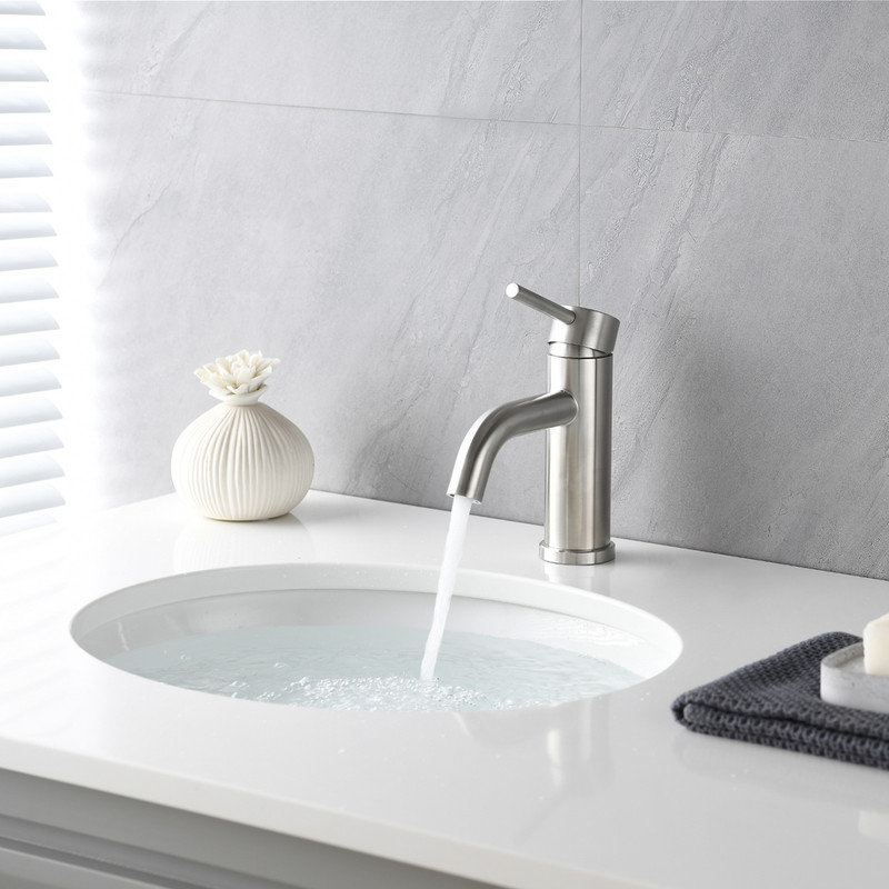 Robinet de salle de bain moderne à un trou avec bec cascade - conforme à l'ADA, fabrication en acier inoxydable