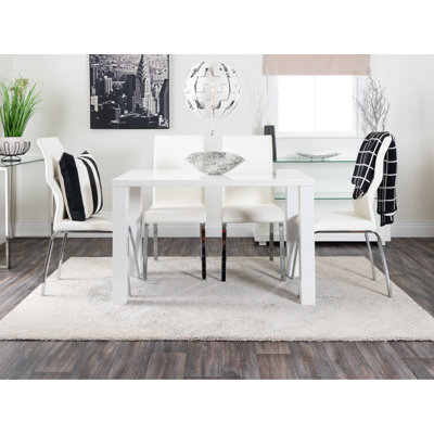 Carentan 4 - Person Dining Set