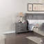 Mobilier de chambre à coucher contemporain contemporain moderne au fini chêne gris antique avec table de chevet et table de chevet avec placage en chêne