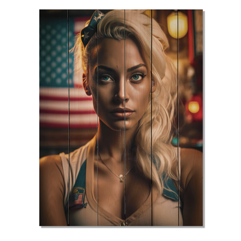 American Beauty V - Femme, impression sensuelle sur bois de pin naturel, H 20 po x l 10 po x P 0,78 po