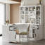 Bureau d'ordinateur blanc en forme de L avec 2 armoires, 2 tiroirs, 11 tablettes ouvertes et 1 bibliothèque de rangement à droite avec prise de courant pour le bureau du salon