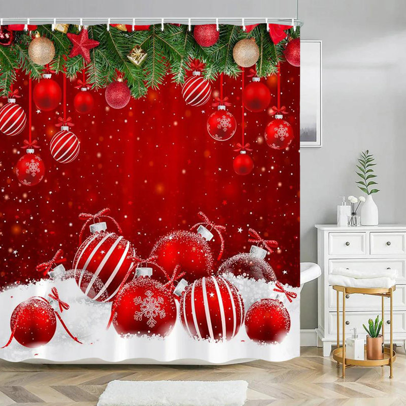 Rideau de douche boule de Noël Boule de Noël colorée Canne de bonbon verte suspendue sur des branches Branches de décoration de Noël
