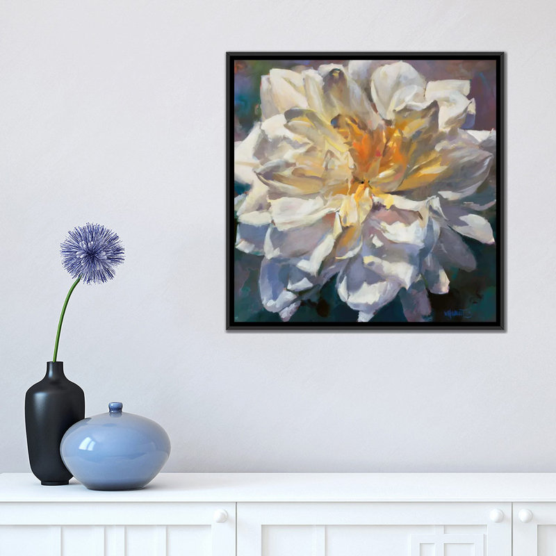 «Flower II», reproduction sur toile, H 18 po x l 18 po x P 1,5 po, Toile avec cadre noir, Blanc