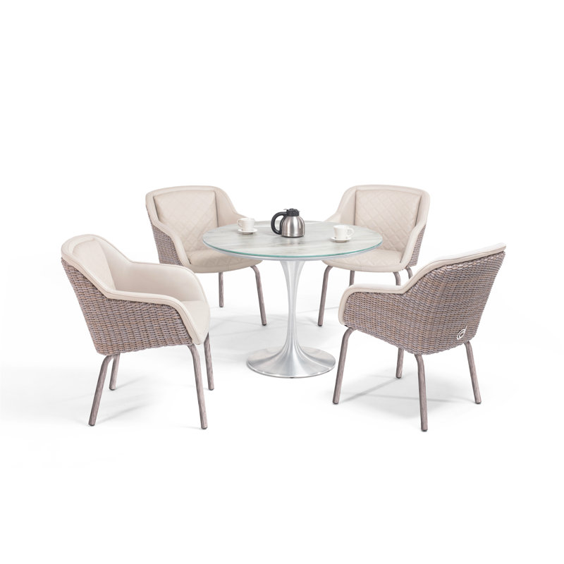 Chaise de patio avec coussin