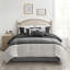 Couette 7 pièces en suédine noire, format Queen, avec oreillers décoratifs brodés et oreillers de luxe inclus.