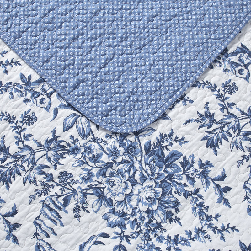 King Size Blue and White Cotton Reversible Quilt Set