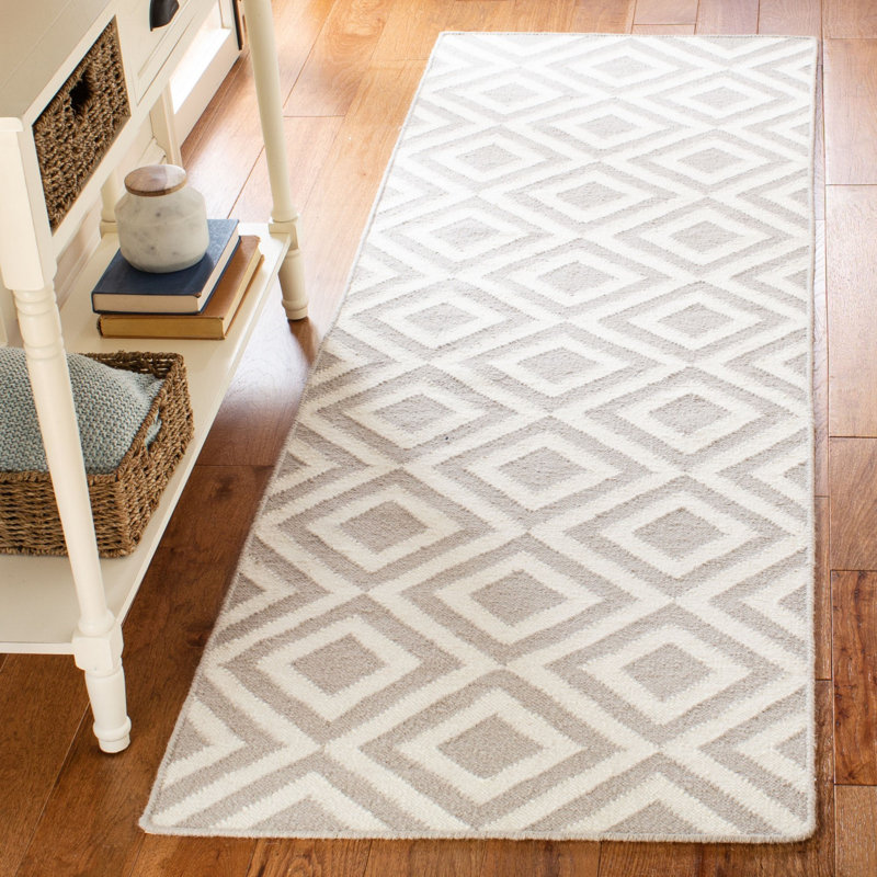 Brianna Hand Woven Flat Weave Wool/Cotton Geometric Rug in Gray/Ivory, Runner 2'6" x 8'