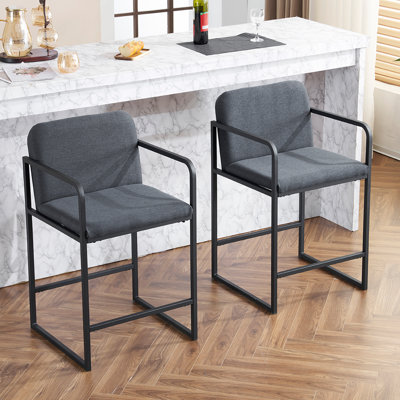 Ensemble de 2 tabourets de bar rembourrés à hauteur de comptoir avec accoudoirs, structure en métal et siège rembourré, chaise de salle à manger confortable pour îlot de cuisine, bar ou restaurant