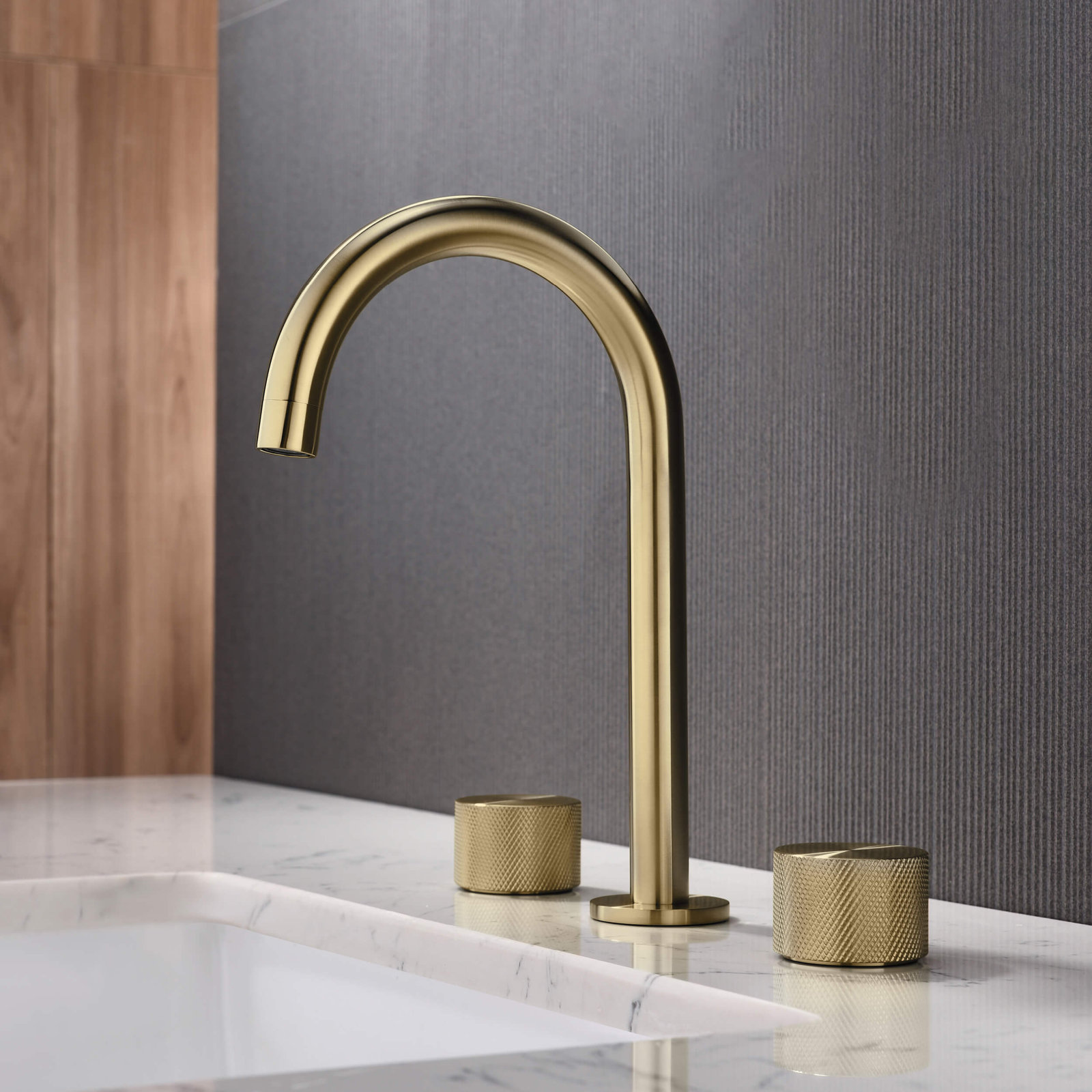 Circular X Widespread Faucet with Drain, Brushed Brass