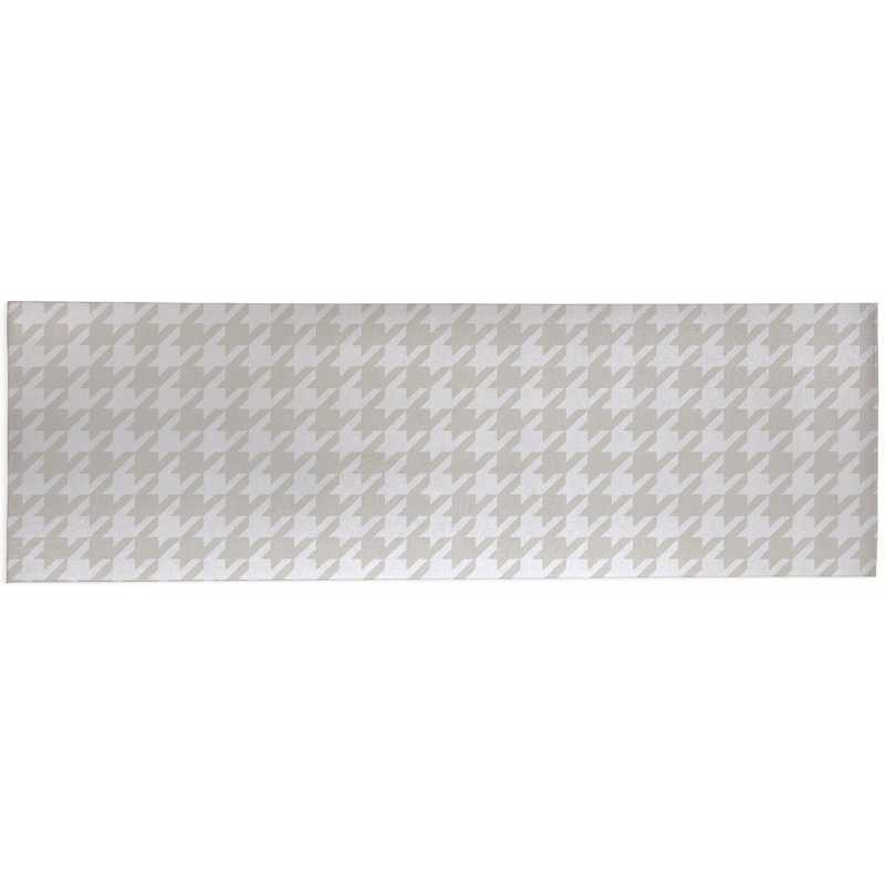Send in the Hounds Outdoor Rug, Runner 2'6" x 8'