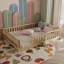 Lit plateforme avec clôture et porte pour enfants Finka-2037741970-2035816047