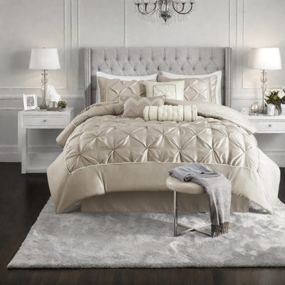 Ensembles de literie élégants en polyester taupe capitonné pour une maison moderne
