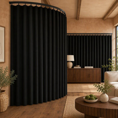 Ensemble de séparation de pièce occultante/occultante avec rail de plafond, comprenant un rideau noir et un rail noir, dimensions 106 po L x 84 po H, 1 pièce.