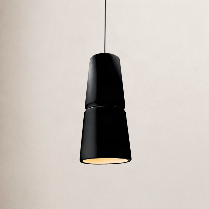 Luminaire suspendu conique à 1 lumière Logan, H 13,5 po x l 6 po x P 6 po, Noir mat carbone, Nickel brossé