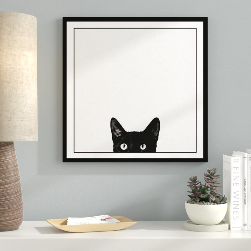 «Curiosity Black Cat, noir et blanc, photographie de chaton en train de regarder», impression encadrée sur affiche