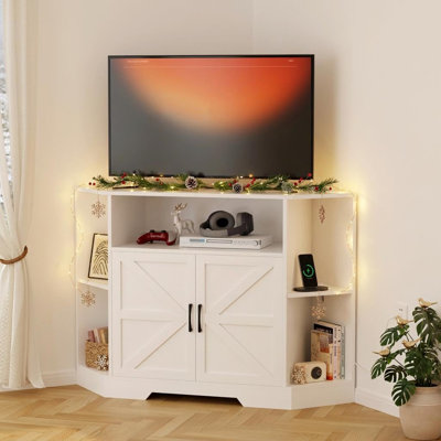 Meuble télé de coin de style ferme avec éclairage DEL, meuble télé double porte de style grange, console télé en bois blanc pour téléviseurs jusqu'à 65 pouces, meuble de rangement multimédia pour salon