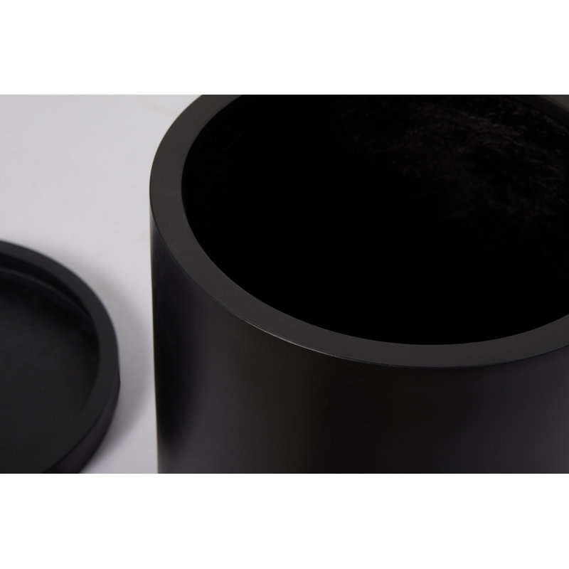 Pot à fleurs Finnly, H 11,75 po x l 11,5 po x P 11,5 po, Noir